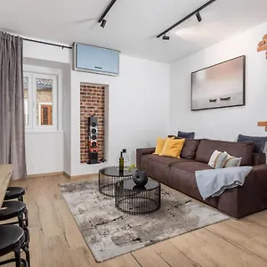 https://apartman-letema.primorje-gorskikotar.com